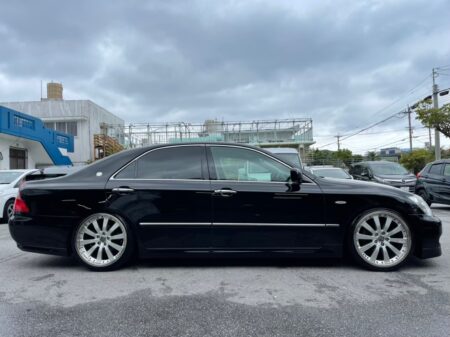 TOYOTA Crown Royal Saloon G [1213]